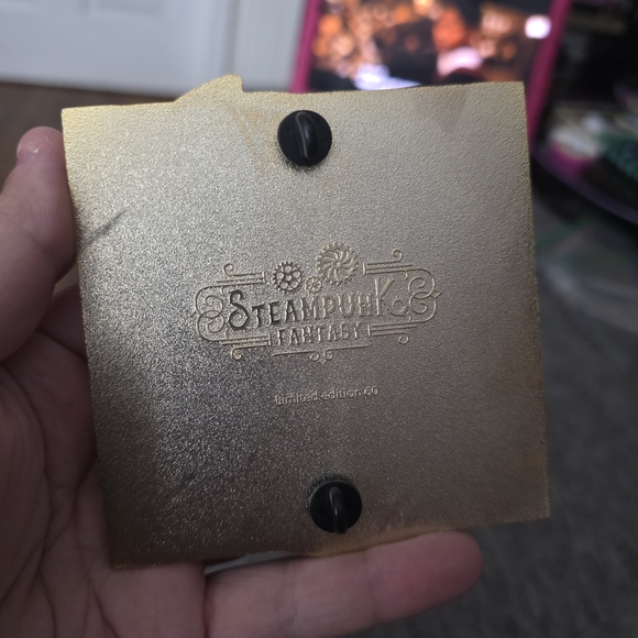 Steampunk Alice Enamel Pin - Picture 3 of 3